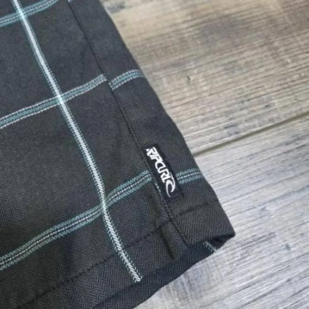 RIPCURL Rip Curl men's shorts casual plaid summer The Cutter Walk Shorts sz 38